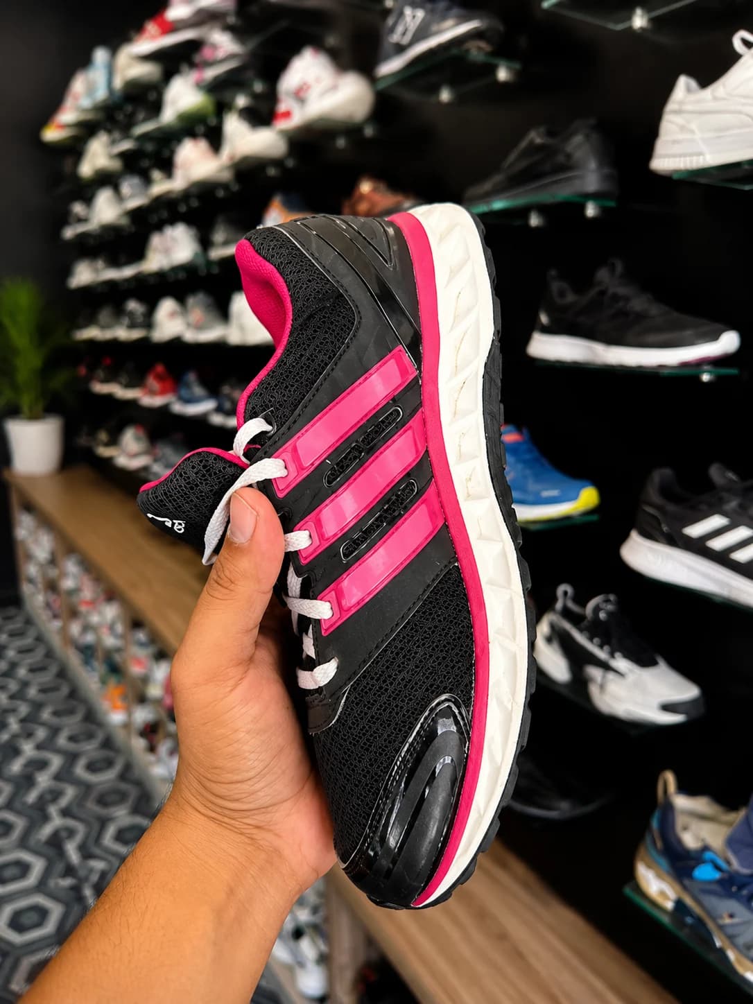 Women's Black & Pink Lightweight Running Shoes